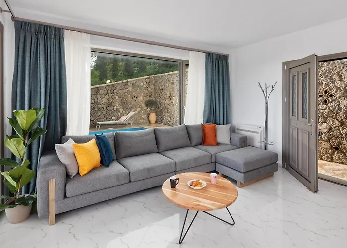 In Corfu With Stunning Mountain Views Kanakádes