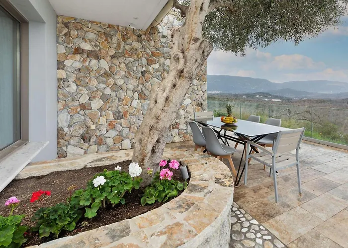 Case de vacanță In Corfu With Stunning Mountain Views *