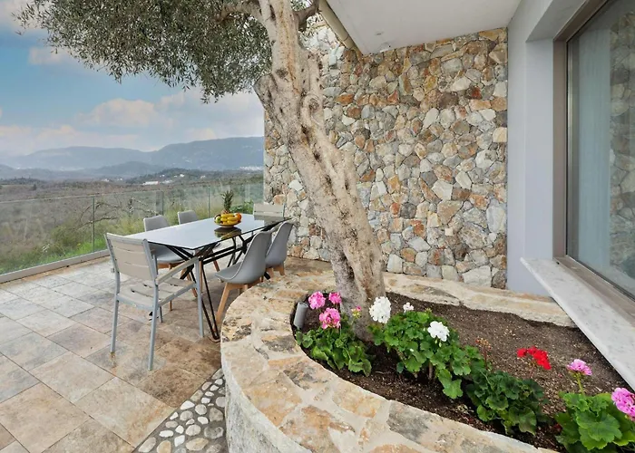 In Corfu With Stunning Mountain Views *